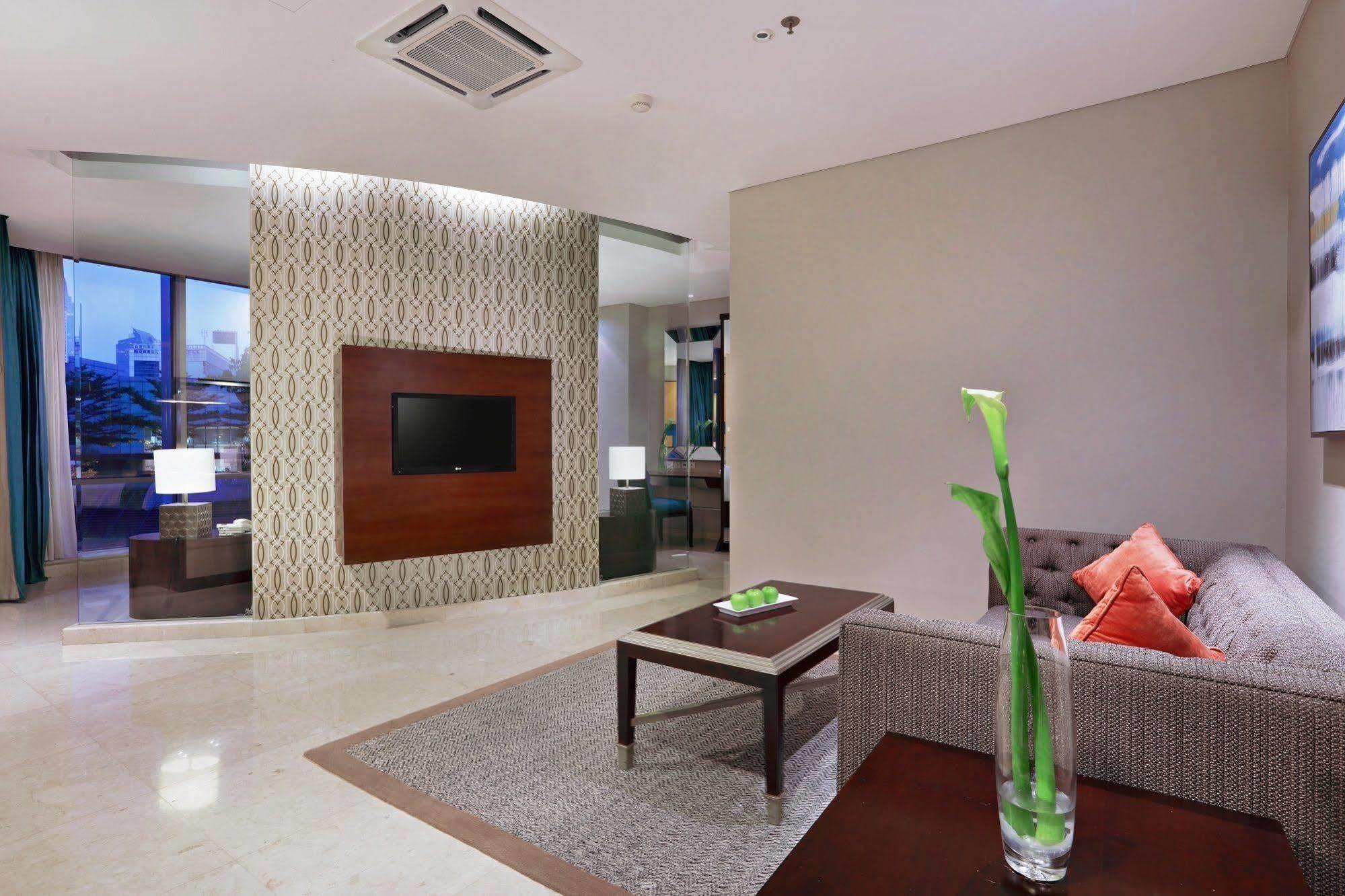 The Grove Suites By Grand Aston Jakarta Exteriör bild